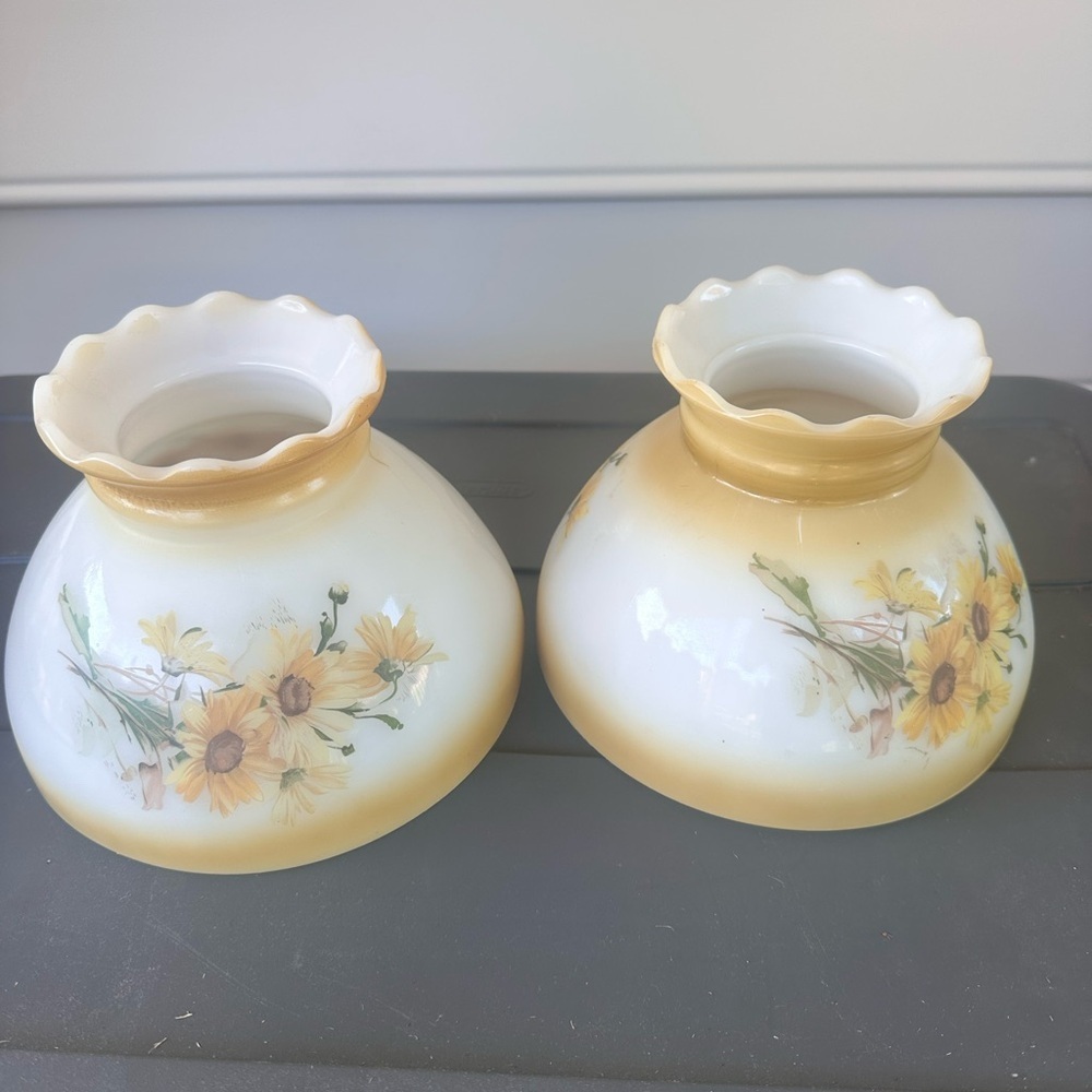 Vintage Sunflower Ceramic Milkglass lampshades
